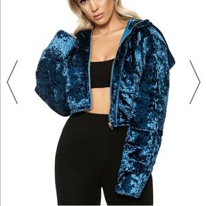 SOLD OUT Naked Wardrobe cropped puffer velvet M